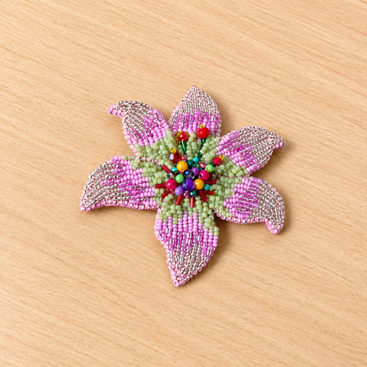 Broche bordado a mano XL