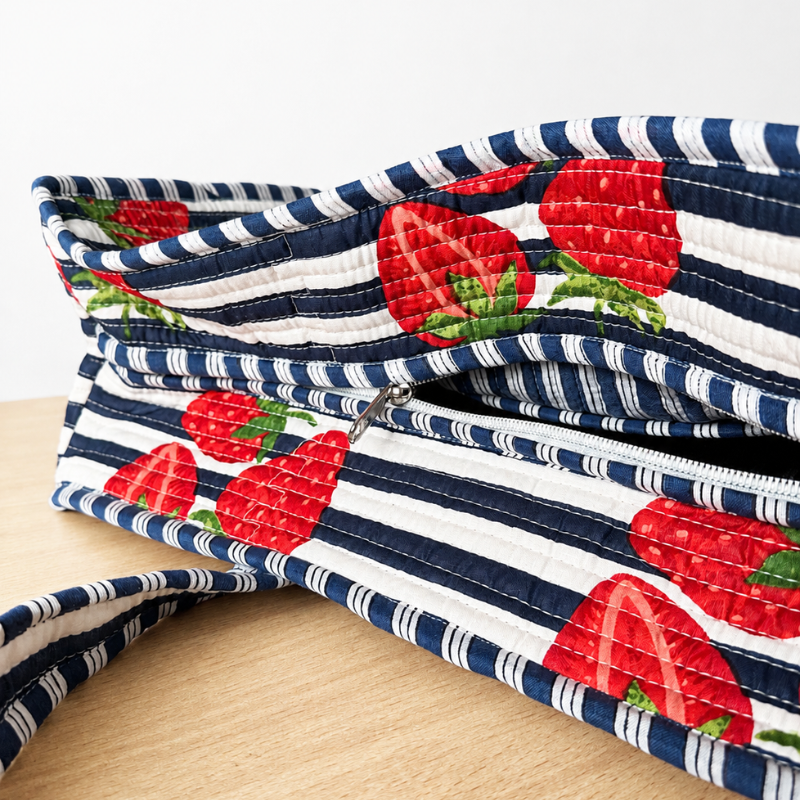 Tote Fresas con cierre